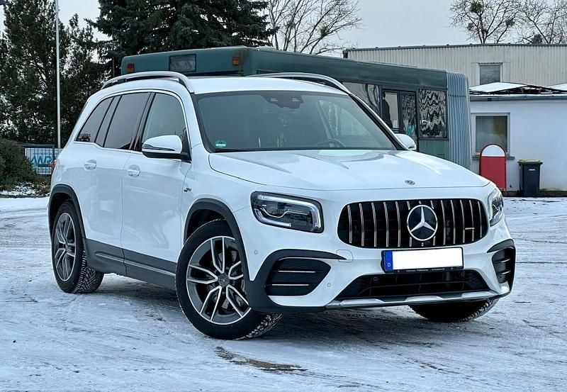 Weiß Gebraucht 2021 Mercedes GLB35 AMG SUV | 41.900 € (Guter Preis) - Bild 1/4