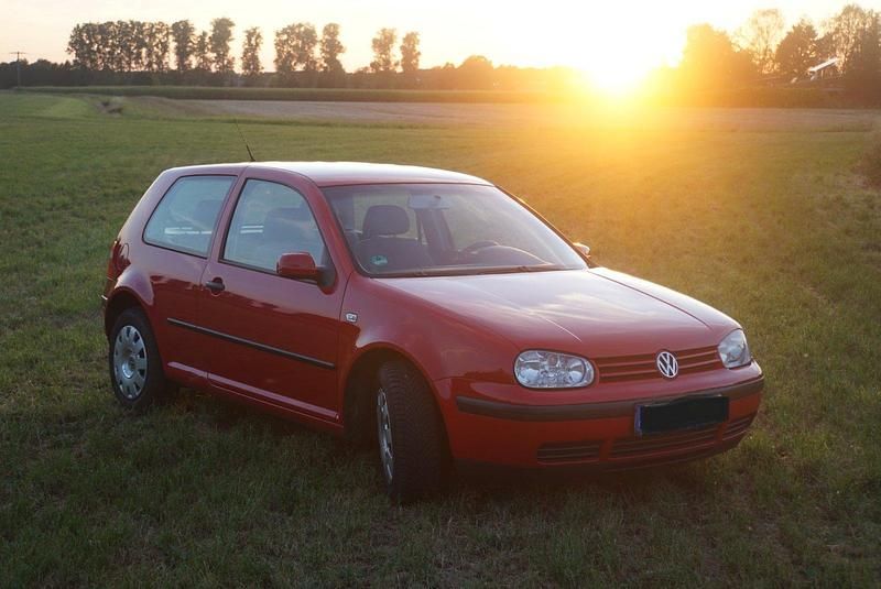 Rot Gebraucht 2003 VW Golf IV Ocean Coupé | 900 € (Guter Preis) - Bild 1/4