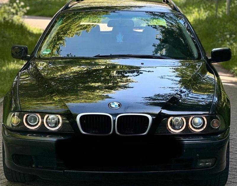 Schwarz Gebraucht 2003 BMW 520 Kombi | 3.200 € (Fairer Preis) - Bild 1/4