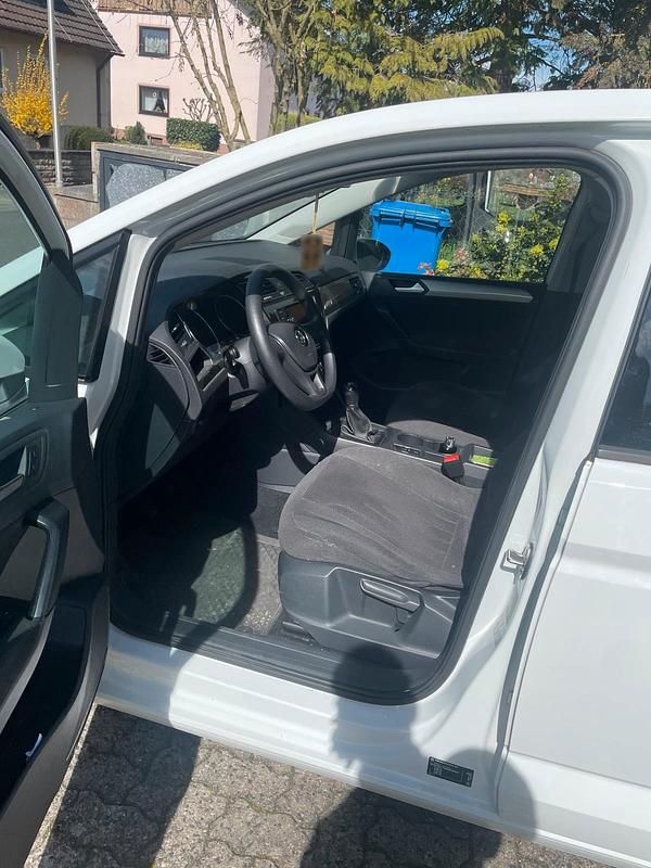 Gebraucht VW Touran 110 PS (80 kW) 2015 Weiß Van / Kleinbus