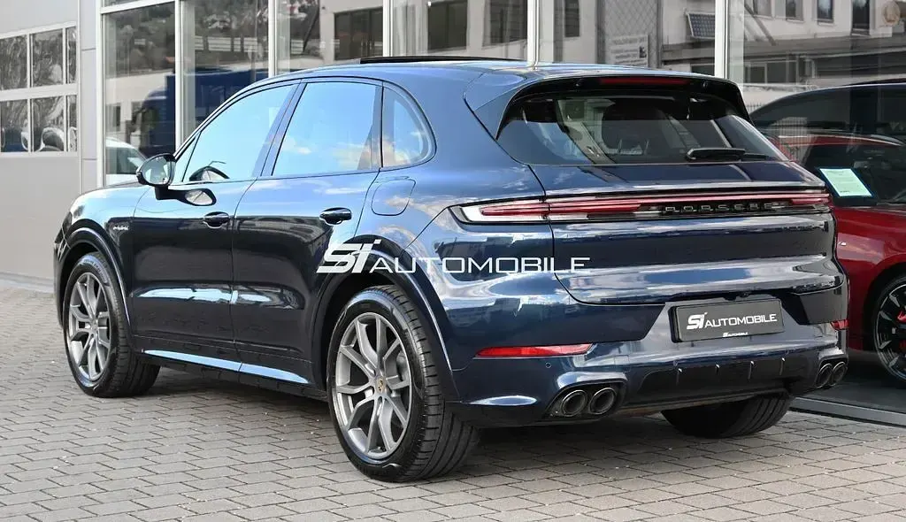 Gebraucht Porsche Cayenne E-Hybrid Sport 470 PS (345 kW) 2024 Blau SUV