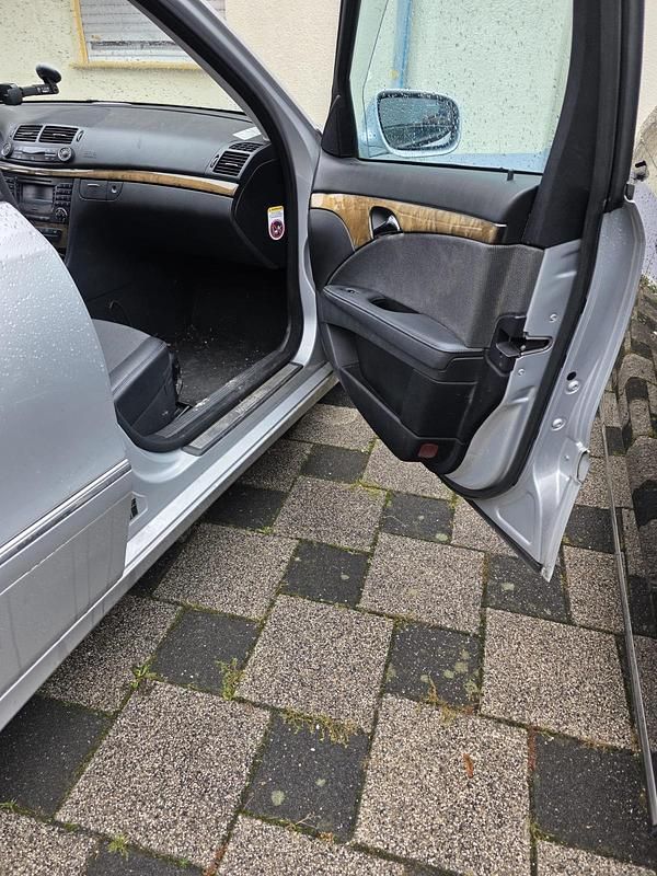 Gebraucht Mercedes E220 170 PS (125 kW) 2007 Silber Kombi