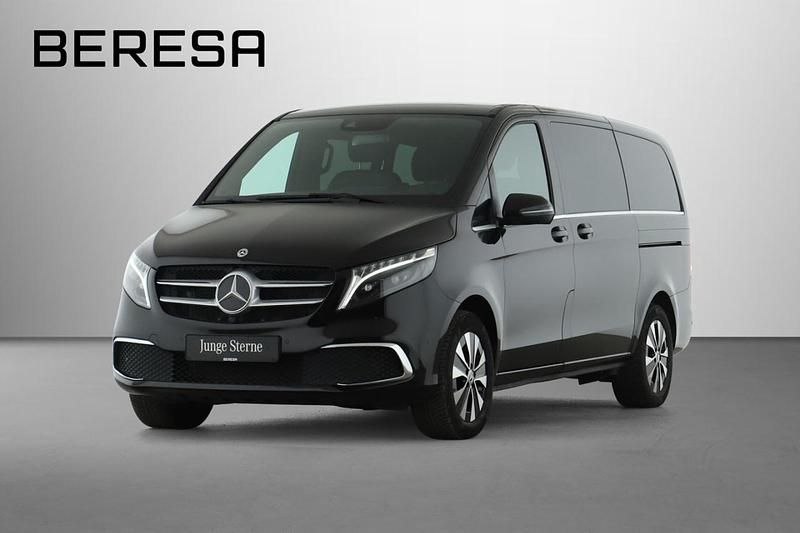 Obsidianschwarz Gebraucht 2024 Mercedes V300 Avantgarde Van / Kleinbus | 72.380 € (Teuer) - Bild 1/4