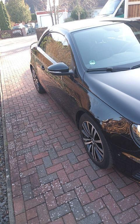 Gebraucht VW Eos Sportline 140 PS (102 kW) 2013 Schwarz Cabrio