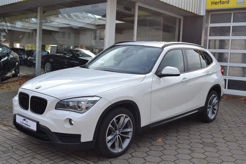 Weiß Gebraucht 2014 BMW X1 Sport Line SUV | 13.995 € (Etwas zu teuer) - Bild 1/4