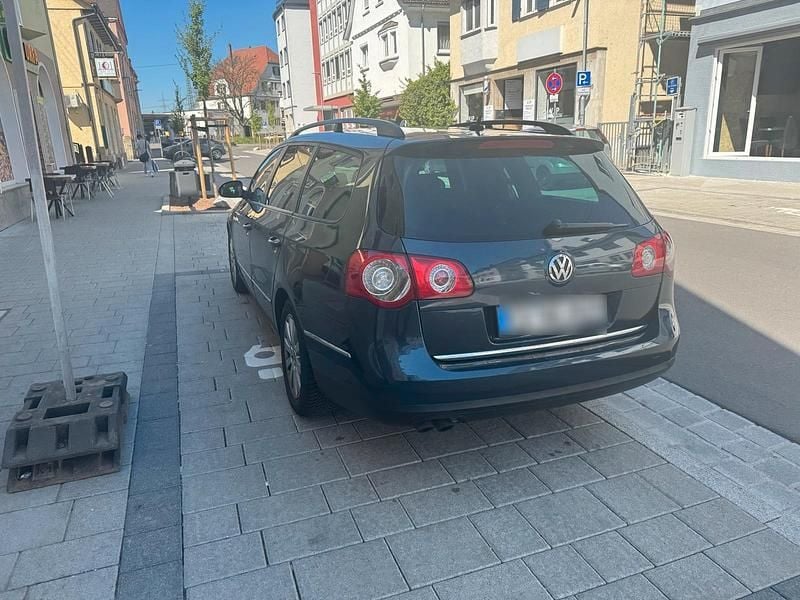 Gebraucht VW Passat 140 PS (102 kW) 2006 Blau Kombi