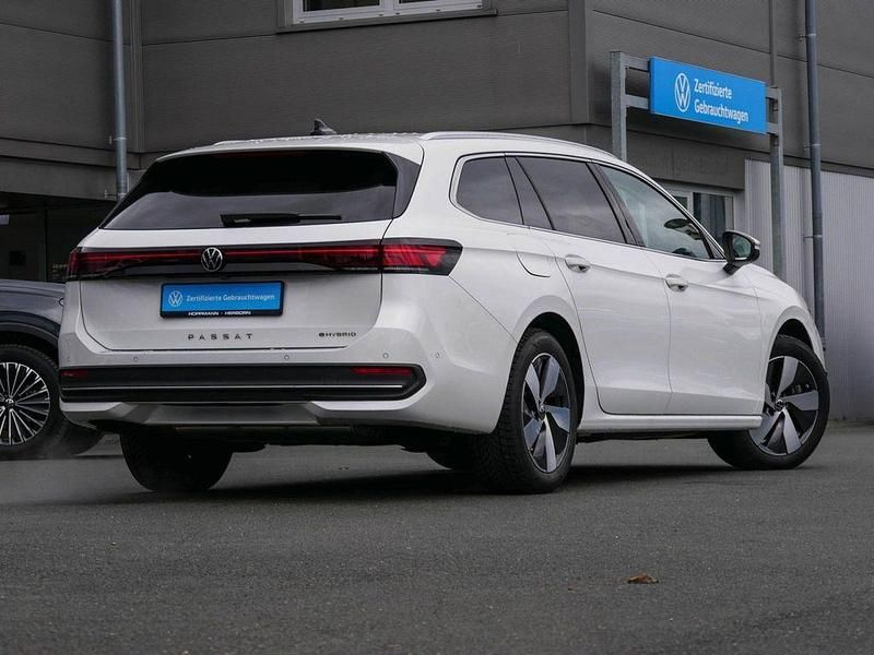 Gebraucht VW Passat Business 150 PS (110 kW) 2024 Weiß Kombi