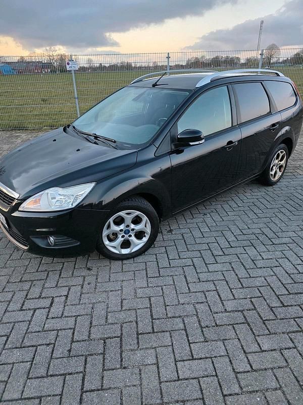 Gebraucht Ford Focus 109 PS (80 kW) 2010 Schwarz Kombi