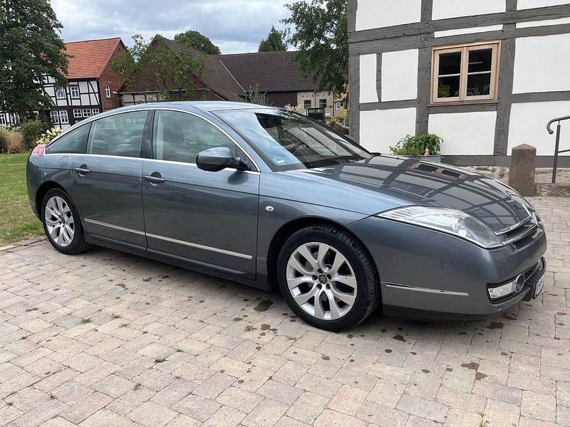 Grau Gebraucht 2012 Citroën C6 Exclusive Limousine | 14.990 € - Bild 1/4
