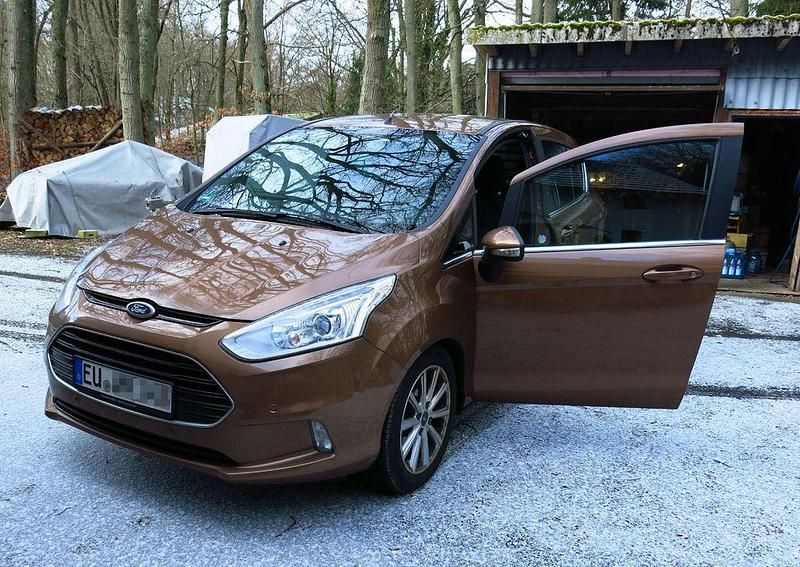 Gebraucht Ford B-MAX Cool & Connect 101 PS (74 kW) 2014 Braun Van / Kleinbus