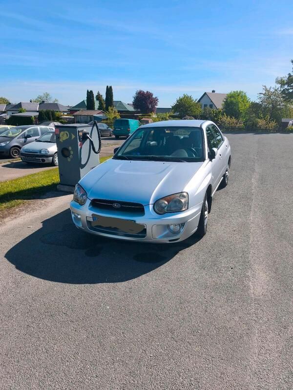 Silber Gebraucht 2004 Subaru Impreza Limousine | 2.100 € (Superpreis) - Bild 1/4