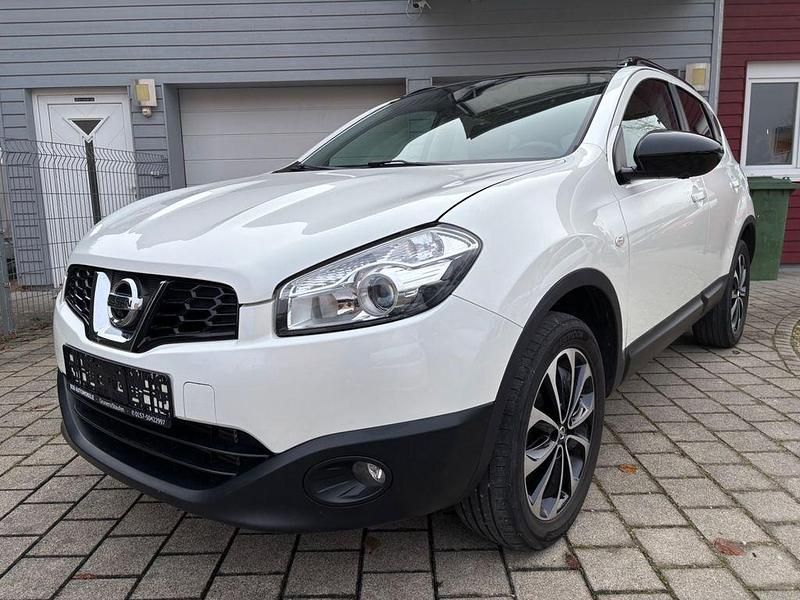 Weiß Gebraucht 2013 Nissan Qashqai 360º SUV | 7.990 € (Fairer Preis) - Bild 1/4