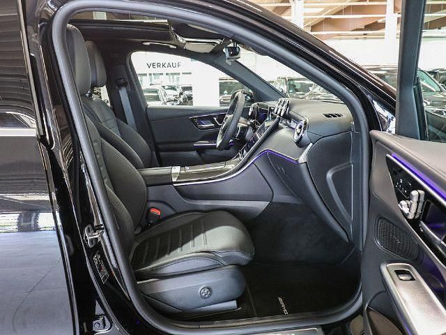 Schwarz / obsidianschwarz Gebraucht 2025 Mercedes GLC220 AMG SUV | 59.420 € (Superpreis) - Bild 1/4