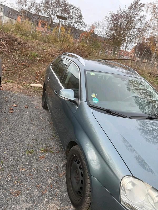 Gebraucht VW Golf V Comfortline 122 PS (89 kW) 2008 Grau Kombi