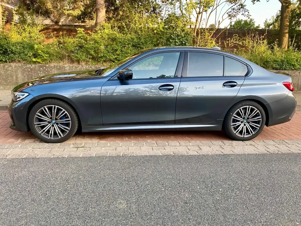 Gebraucht BMW 330 M Sport 258 PS (189 kW) 2020 Grau Limousine