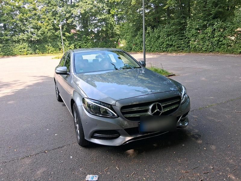 Grau Gebraucht 2015 Mercedes C220 Limousine | 20.500 € (Fairer Preis) - Bild 1/4