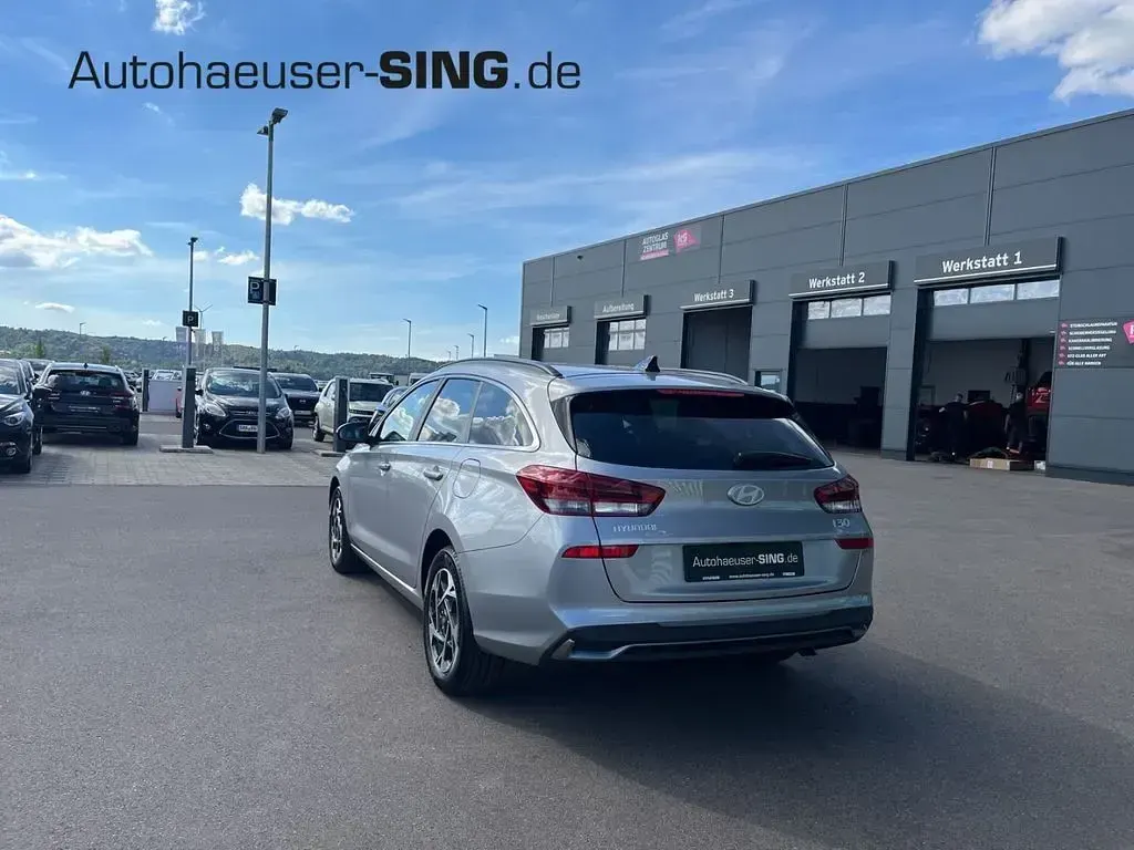 Neu Hyundai i30 150 PS (110 kW) 2026 Silber Kombi
