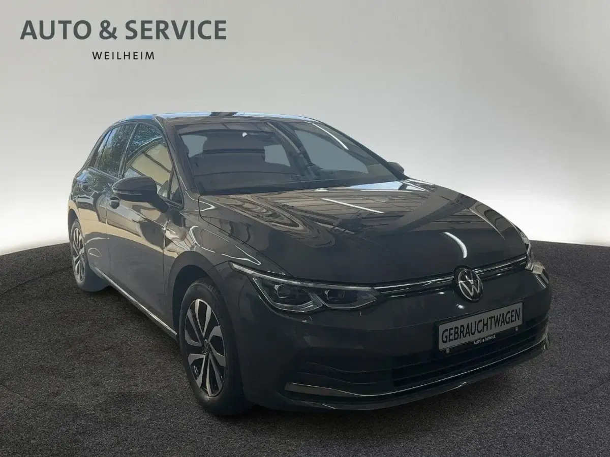 Gebraucht VW Golf VIII Active 150 PS (110 kW) 2022 Grau Limousine