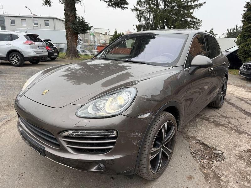 Braun Gebraucht 2011 Porsche Cayenne SUV | 12.900 € - Bild 1/4