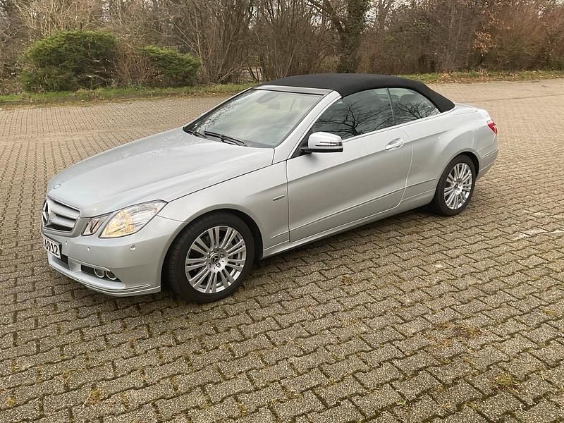 Silber Gebraucht 2010 Mercedes 200 Avantgarde Cabrio | 14.990 € (Teuer) - Bild 1/4