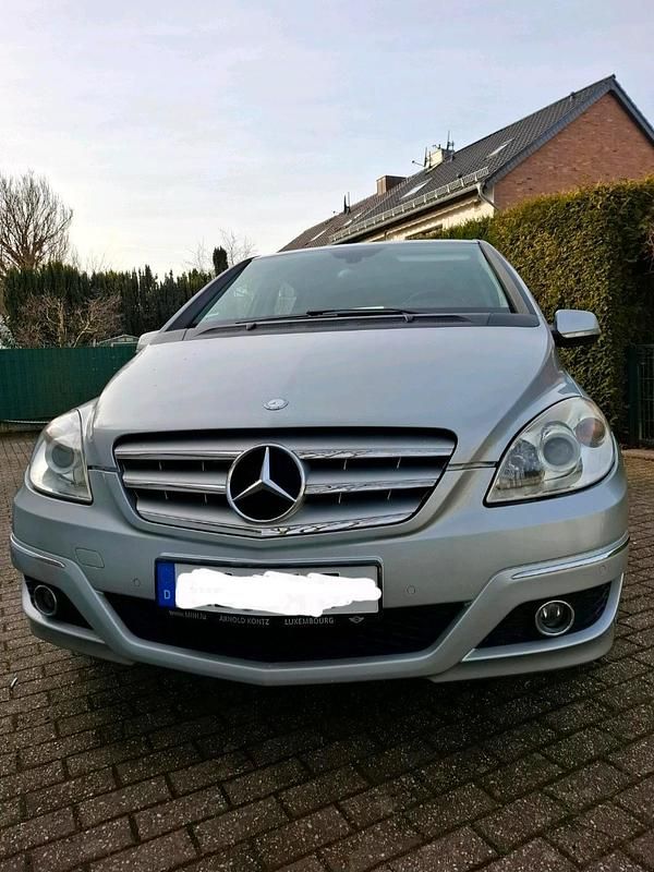 Gebraucht Mercedes B170 116 PS (85 kW) 2009 Silber Van / Kleinbus
