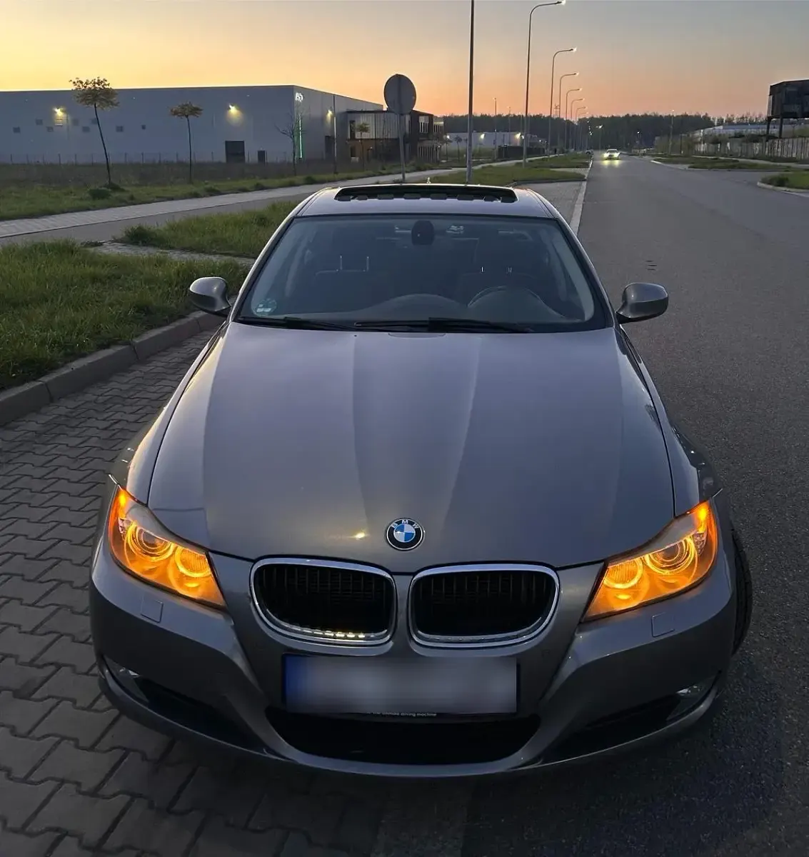 Gebraucht BMW 320 Comfort Edition 170 PS (125 kW) 2011 Grau Limousine