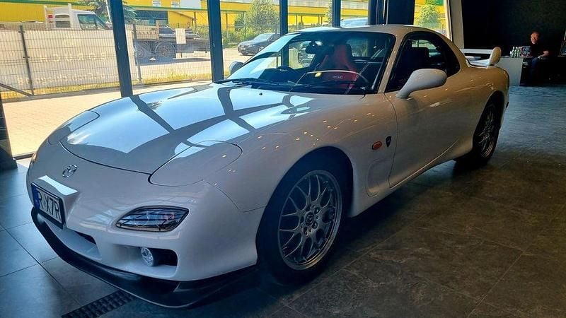 Second-hand Mazda RX7 280 CP (205 kW) 2003 Alb Coupe