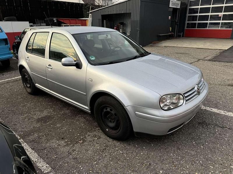 Gebraucht 2001 VW Golf IV Trendline Limousine | 2.700 € (Etwas zu teuer) - Bild 1/4