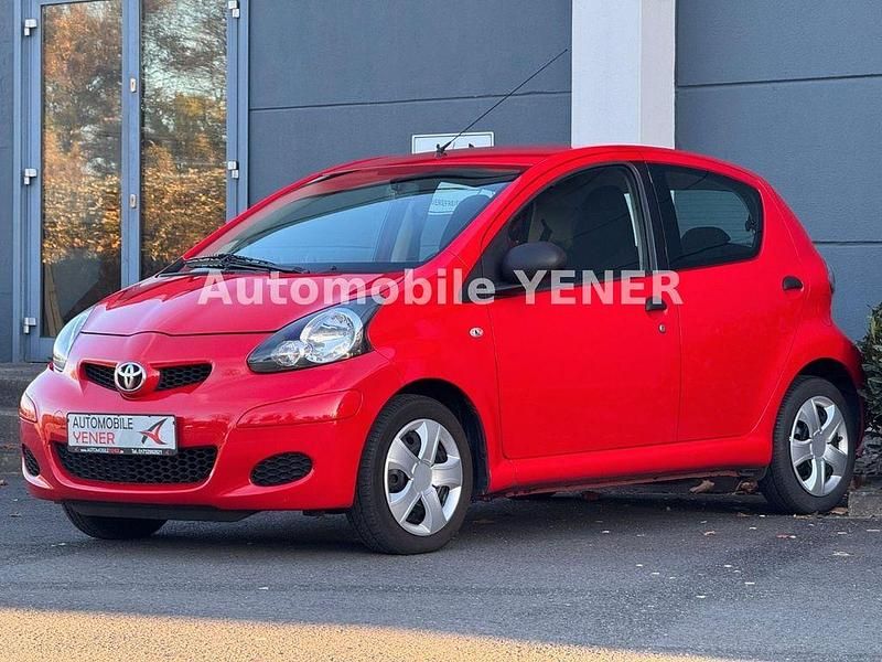 Rot Gebraucht 2009 Toyota Aygo Basis Kleinwagen | 2.999 € (Fairer Preis) - Bild 1/4