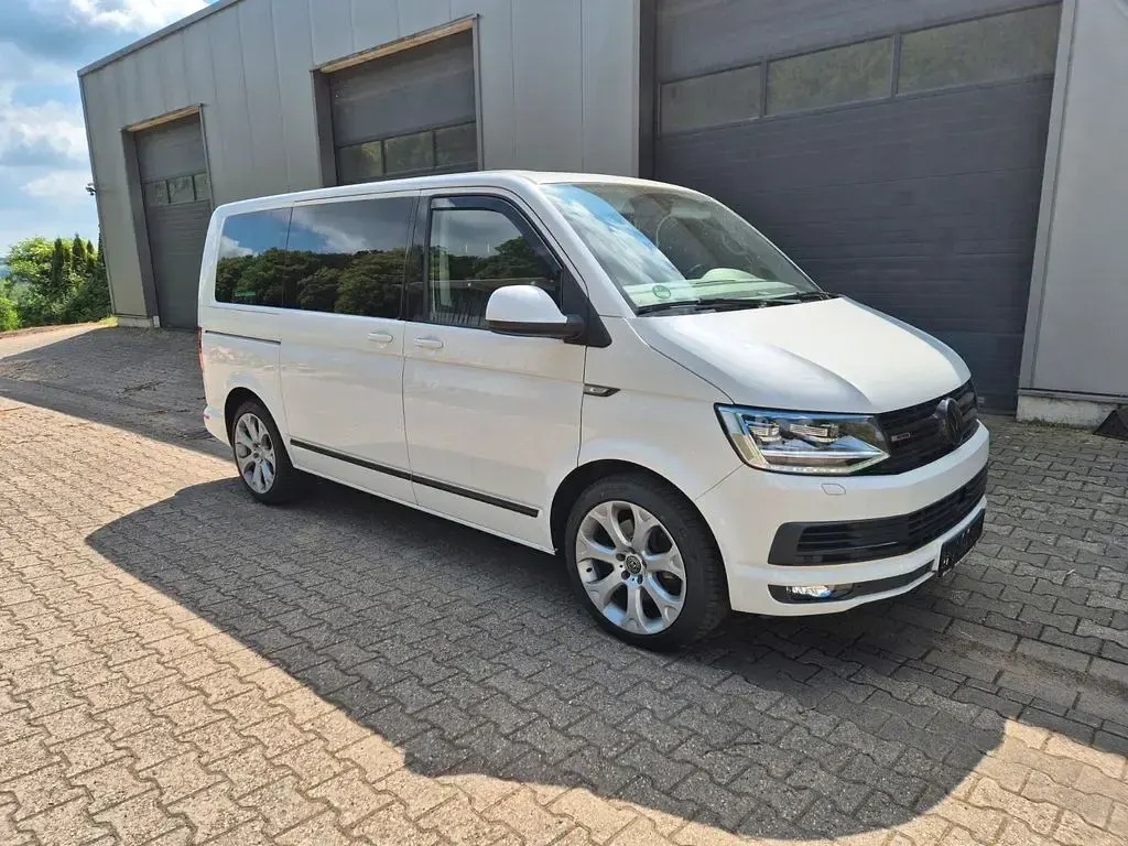 Gebraucht VW Multivan 204 PS (150 kW) 2015 Weiß Van / Kleinbus
