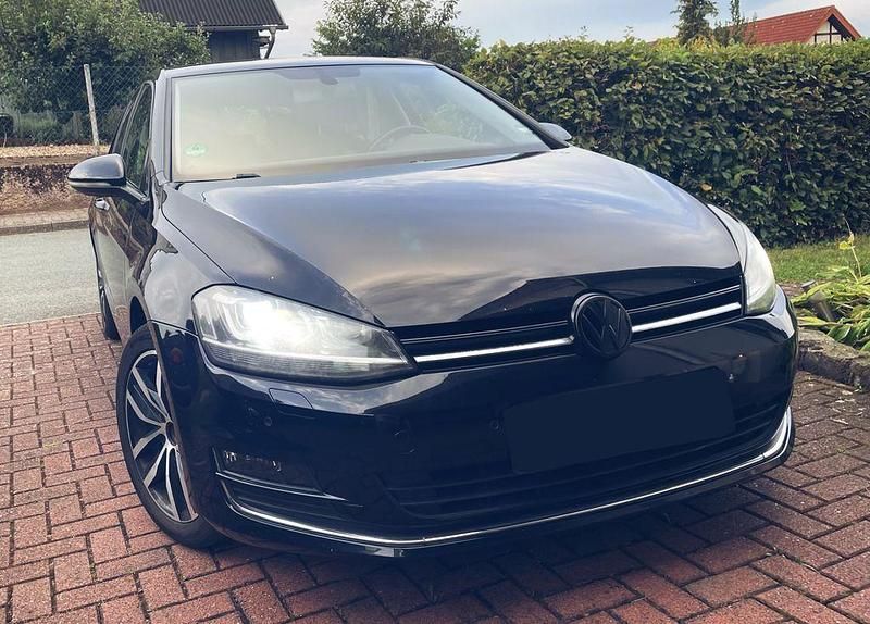 Schwarz Gebraucht 2013 VW Golf VII Highline Limousine | 11.790 € (Etwas zu teuer) - Bild 1/4