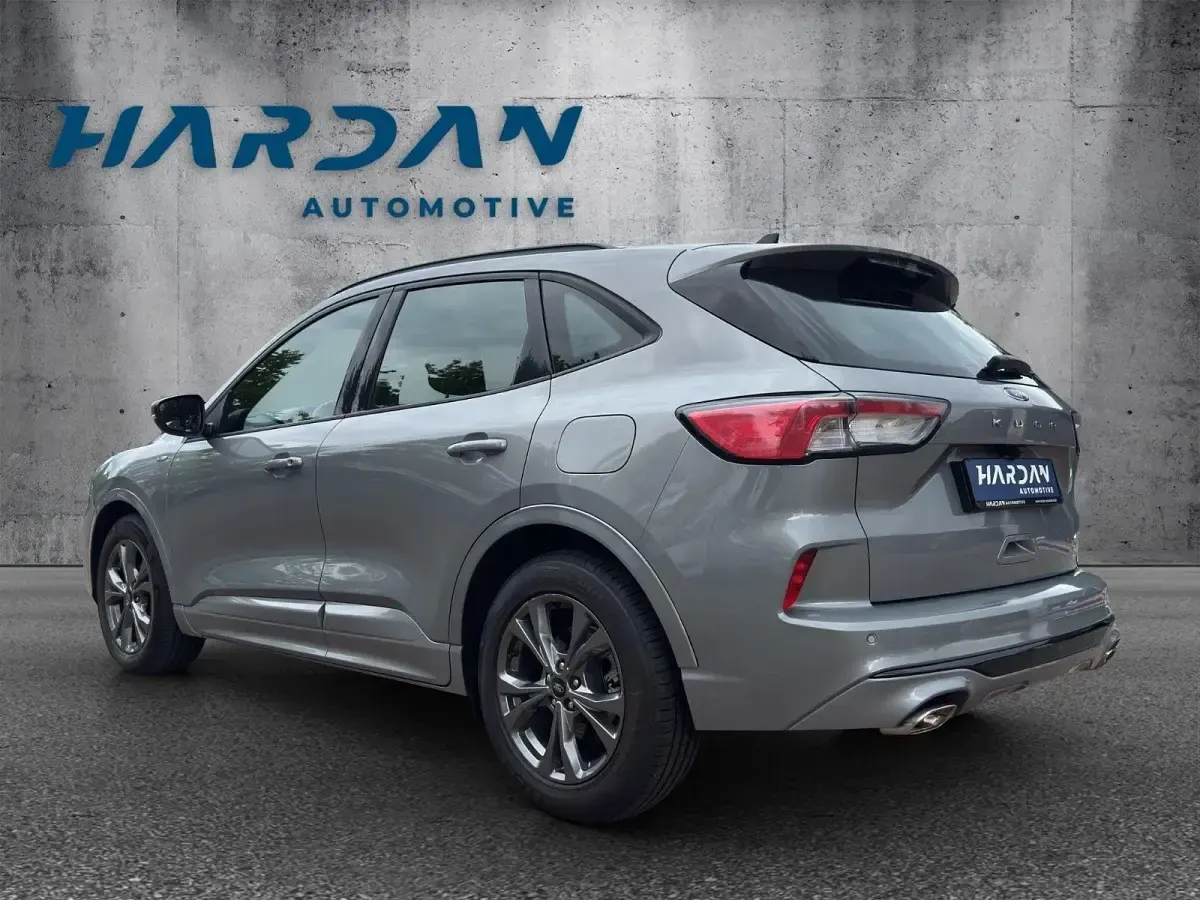 Gebraucht Ford Kuga ST 150 PS (110 kW) 2022 Silber SUV