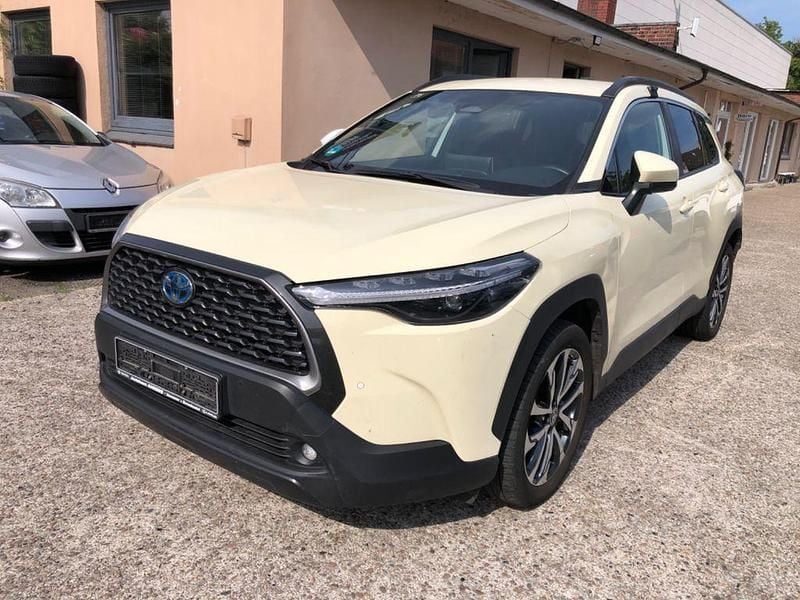 Beige Gebraucht 2023 Toyota Corolla Cross SUV | 21.900 € (Superpreis) - Bild 1/4