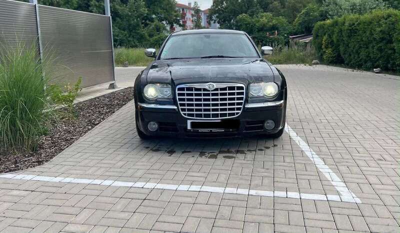 Schwarz Gebraucht 2005 Chrysler 300C Kombi | 5.500 € (Fairer Preis) - Bild 1/4