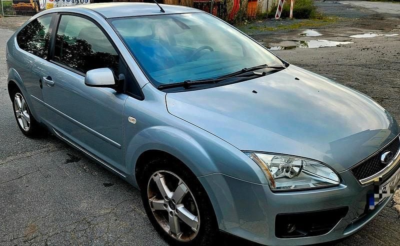 Silber Gebraucht 2004 Ford Focus | 3.999 € - Bild 1/4