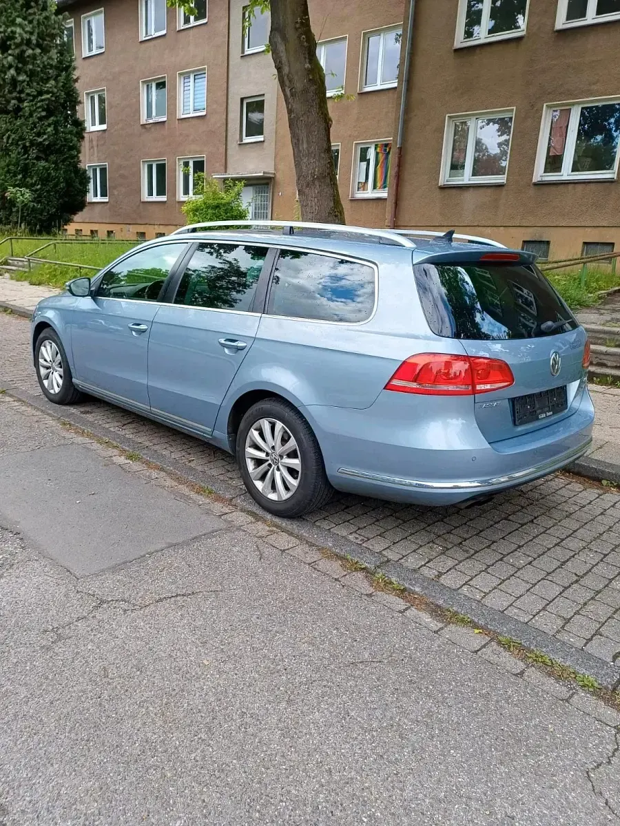 Gebraucht VW Passat 150 PS (110 kW) 2013 Blau Kombi