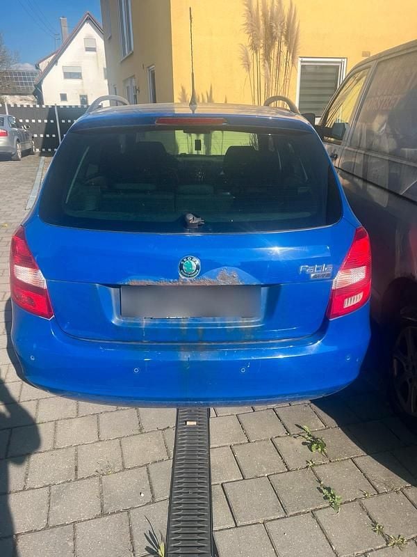 Używany Skoda Fabia 85 KM (62 kW) 2009 Niebieski Hatchback