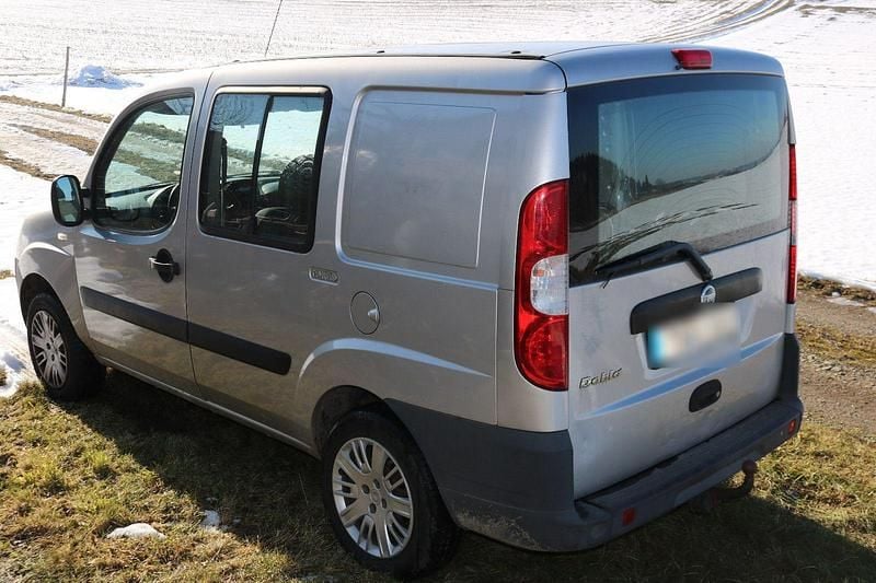 Gebraucht Fiat Doblò 77 PS (56 kW) 2006 Silber Van / Kleinbus