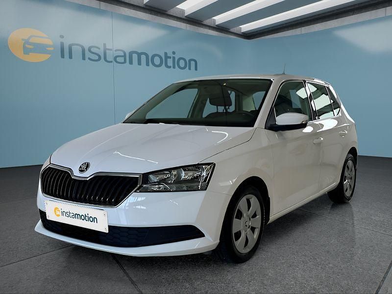 Weiß Gebraucht 2021 Skoda Fabia Kleinwagen | 11.549 € (Fairer Preis) - Bild 1/4