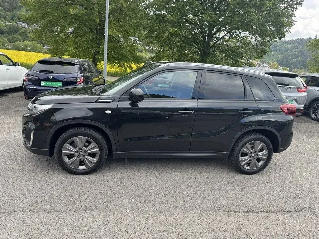Gebraucht Suzuki Vitara Comfort 129 PS (94 kW) 2021 Schwarz SUV