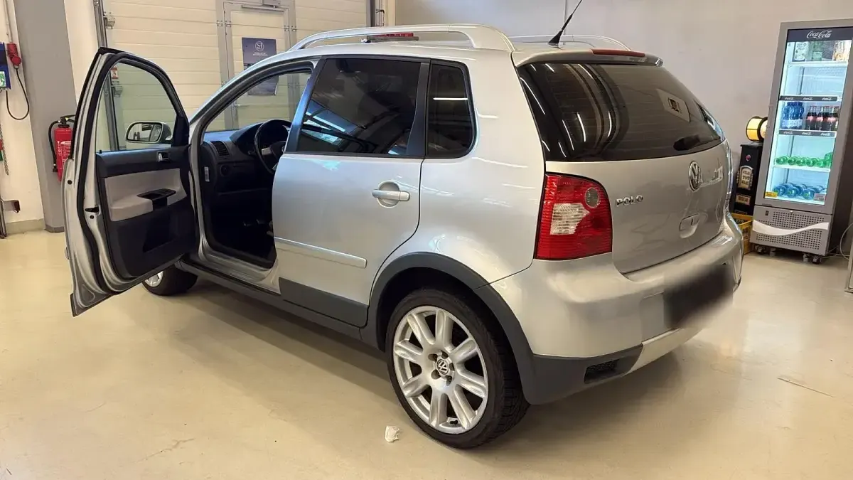 Używany VW Polo Cross 85 KM (62 kW) 2005 Srebrny Hatchback