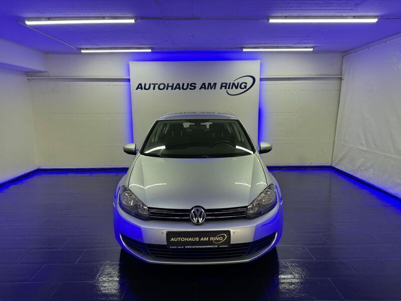 Silber Gebraucht 2009 VW Golf VI Comfortline Limousine | 4.999 € (Fairer Preis) - Bild 1/4