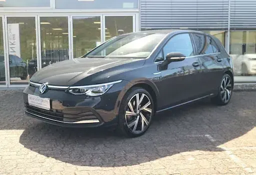 Gebraucht VW Golf VIII Style 150 PS (110 kW) 2024 Grau Limousine