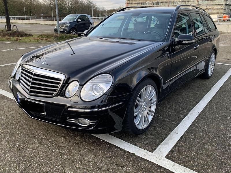 Gebraucht Mercedes E320 Avantgarde 224 PS (164 kW) 2006 Schwarz Kombi