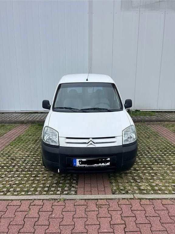 Weiß Gebraucht 2006 Citroën Berlingo Advance Van / Kleinbus | 2.399 € (Guter Preis) - Bild 1/4
