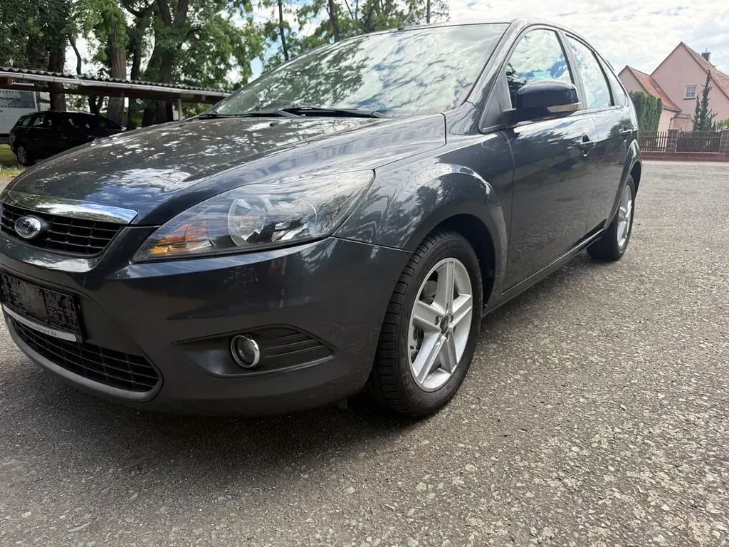 Gebraucht Ford Focus Titanium 125 PS (91 kW) 2009 Blau Limousine