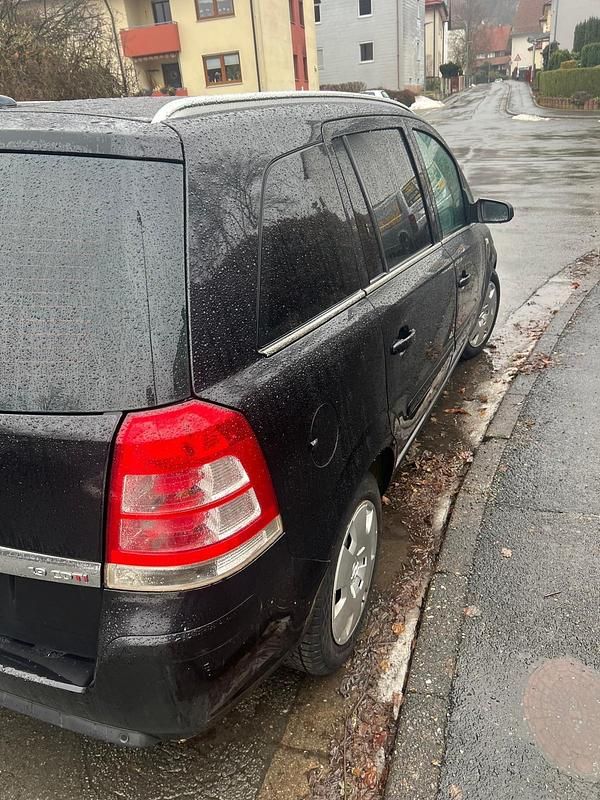 Gebraucht Opel Zafira 150 PS (110 kW) 2009 Schwarz Van / Kleinbus