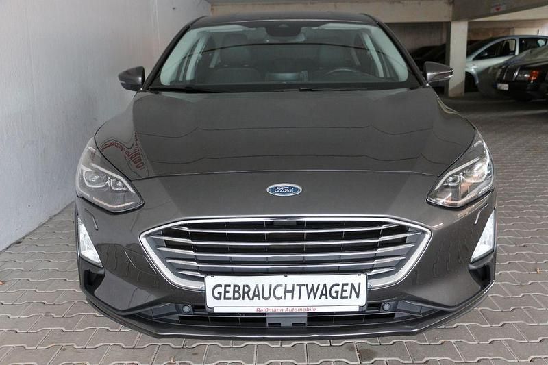 Gebraucht Ford Focus Titanium 125 PS (91 kW) 2019 Grau Limousine
