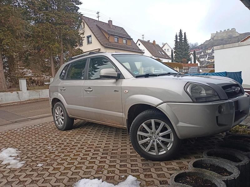 Gebraucht Hyundai Tucson 141 PS (103 kW) 2006 Silber SUV