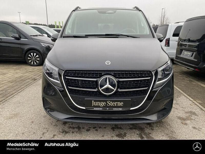 Gebraucht Mercedes V220 Style 163 PS (119 kW) 2025 Graphitgrau Van / Kleinbus